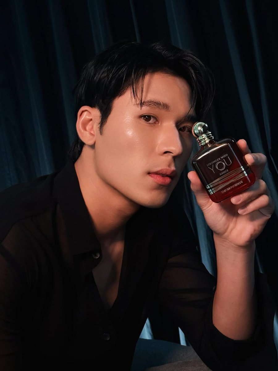 PearlOfficialP's tweet image. เติมความหอมละมุนพร้อมพี่เพิร์ลไปกับ STRONGER WITH YOU AMBER ✨️🧴

#pearlpooo #PearlSatjakorn
#armanifragrance #armanibeautyTH
#armanibeautyThailand #Strongerwithyou #SWYArmani