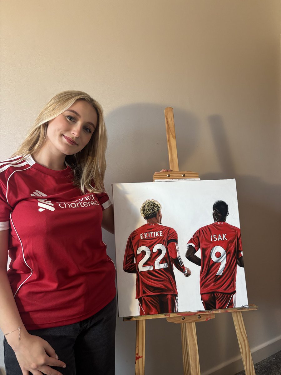 This original painting by me is still for sale! 'Our Strikers' was hand painted with acrylic onto a 50cm x 50cm canvas. 
If you'd like this in your home, sports bar, pub or as a gift to someone this Christmas! Drop me a dm ❤️
