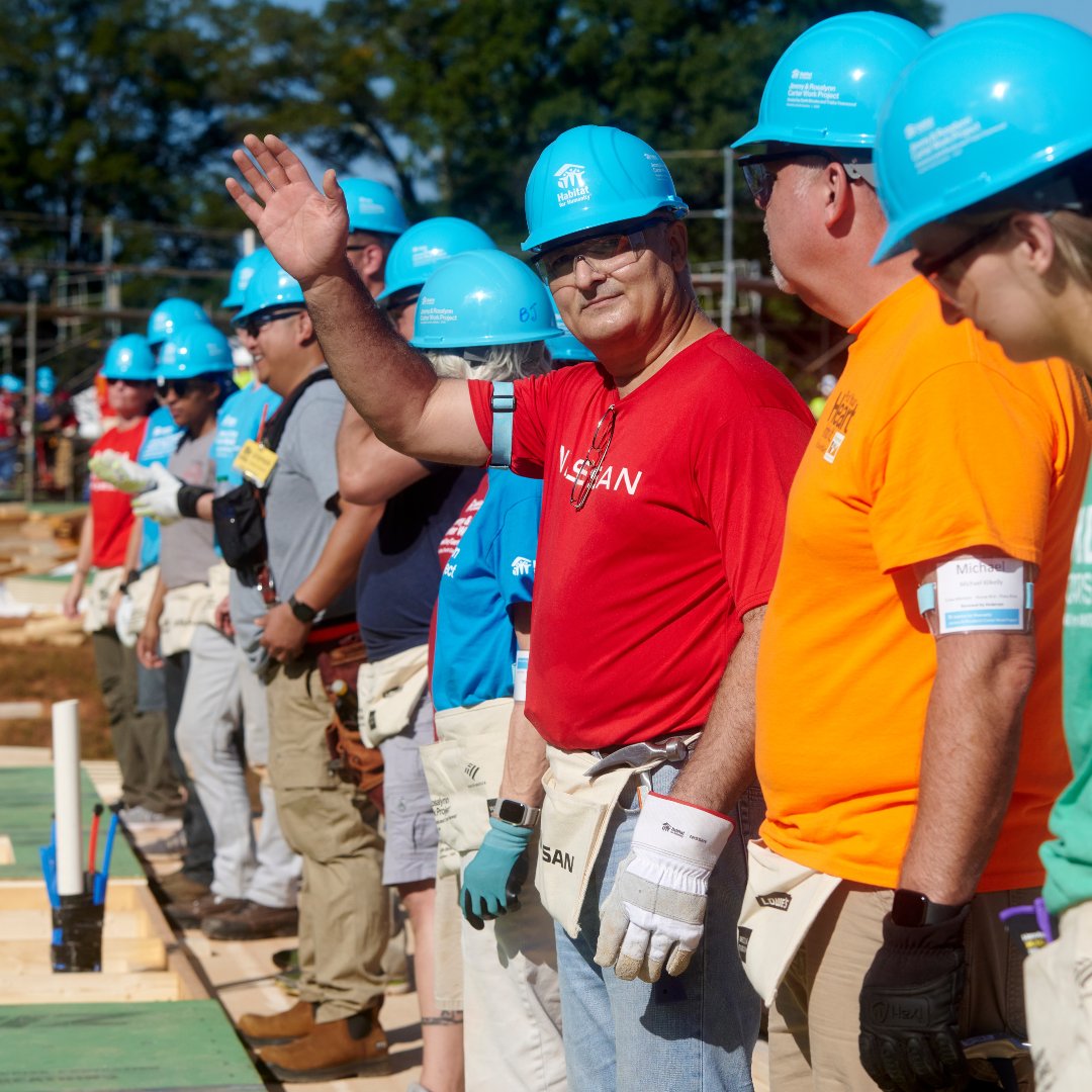 HabitatTC's tweet image. Teamwork looks good in hard hats👷‍♂️
Group volunteer days challenge your team to collaborate, communicate &amp;amp; cheer each other on!📣Come build community and connection with us: volunteer@tchabitat.com or tchabitat.com/get-involved/
#CorporateVolunteering #TeamBuilding #HabitatForHumanity