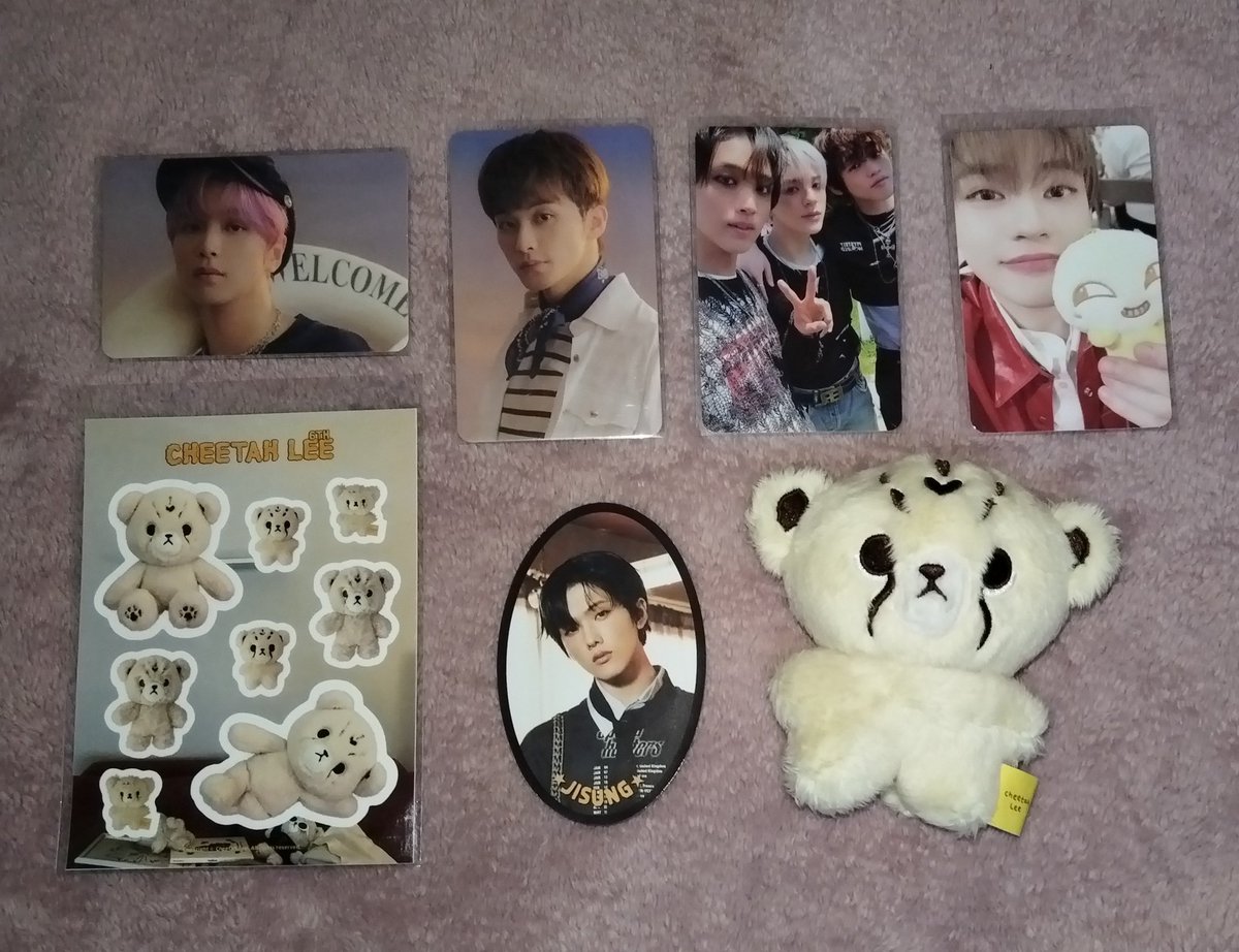 sweetven0ms's tweet image. wts lfb ph

10 cm cheetah lee set (yellow tag)

- 1,100 + lsf (can lower if payo)
- onhand

mark haechan jeno chenle dehet jisung photocard pc istj vending machine unit