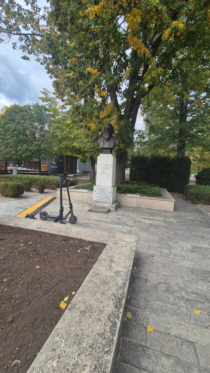 SuchayanM's tweet photo. @IndiaInHungary  visited Lake Balaton. Tagore statue is in negligence. A shop has come up in front. statue doesn't seem to be cleaned in weeks.  this isn't the state with other statues https://t.co/6UPma0uHiP