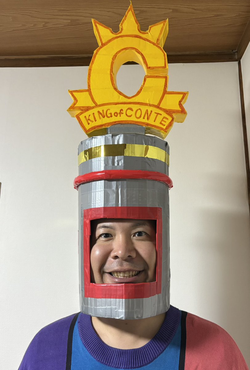 Chiwawasama11's tweet image. 明日はキングオブコント決勝戦！！

気が早いと思われるかも知れませんが、優勝した時の為に今からトロフィーの練習しときます💥
