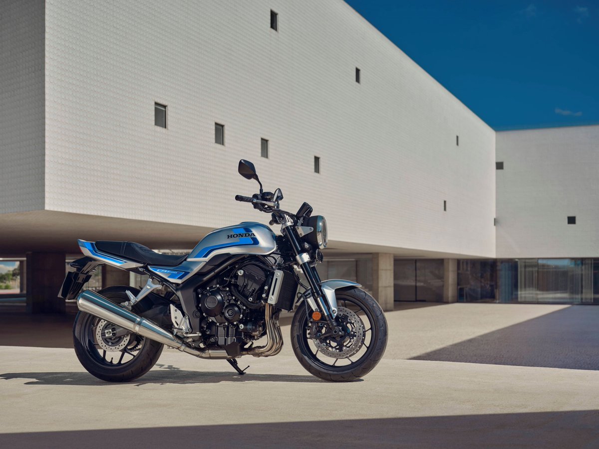 tuningblog_eu's tweet image. 🎉 Zurück in die Zukunft auf zwei Rädern! Die neue Honda CB 1000 F kommt 2026 – klassischer Look, moderne Technik und satte 124 PS. 🏍️🔥

👇 Der Link zum Artikel ist in den Kommentaren!
#honda #cb1000f #retrobike #motorcyclelife #tuningblog #2026lineup #bikeporn #motorradliebe