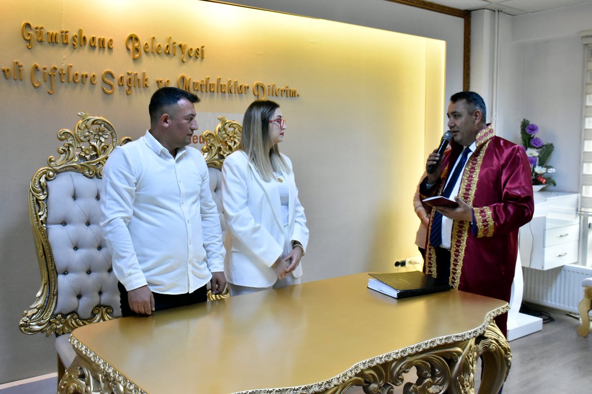 Semanur Akkurt ve Reşit Bayram Altan kardeşlerimizin nikah akdini gerçekleştirdik. Genç çiftimizi kutluyor, kendilerine ömür boyu mutluluklar diliyorum.