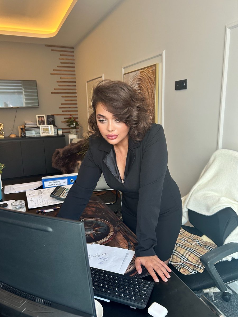 Mehtap Kaynarpınar (@smmmmehtap) on Twitter photo Bugün ne gelmiş bakışları:) Bugün ne gelmiş bakışları:)