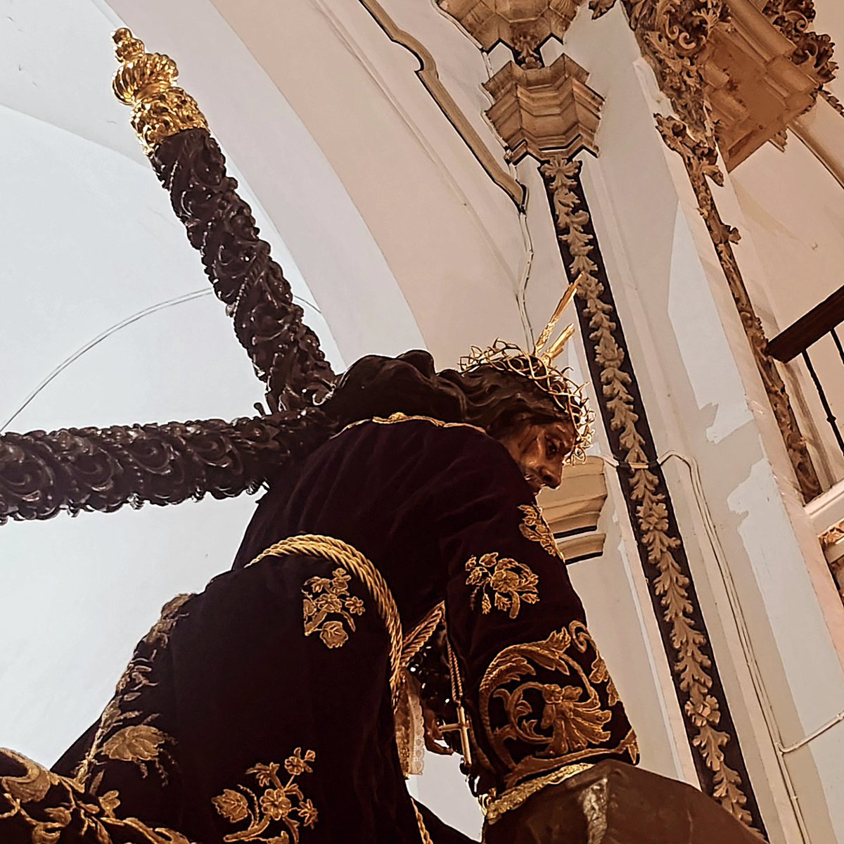 ntro_de's tweet photo. Tras un tiempo se inactividad, vuelvo publicar noticias sobre la hermandad a la que pertenezco desde pequeño, y que, junto a mi padre y mi hermano soy costalero.
En ésa ocasiones os comparto unas fotos de Jesús Caído preparado para el Viacrucis Magno de Córdoba. https://t.co/O0mXOVIdox