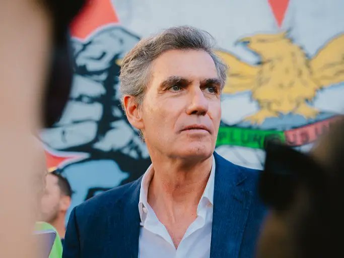 Apoiando Noronha Lopes ou não, quando a credibilidade de um gestor com provas dadas pode pesar menos que 2 indivíduos que foram constituídos arguidos, restam poucas dúvidas do lamaçal de gestão que o clube teve nos últimos 20 anos. Que dia 25 o Benfica fale mais alto