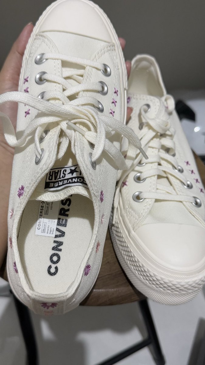 bitterloveee3's tweet photo. WTS. Sepatu Converse uk 38
ini baru ya belum aku pake sama sekali, karna kebesaran huhu
yang mau dm or wasap ya. kl fast respon ke wasap ajaaaa😉

https://t.co/tDa2P96zlf

#zonauang https://t.co/hFQ10FuIhW
