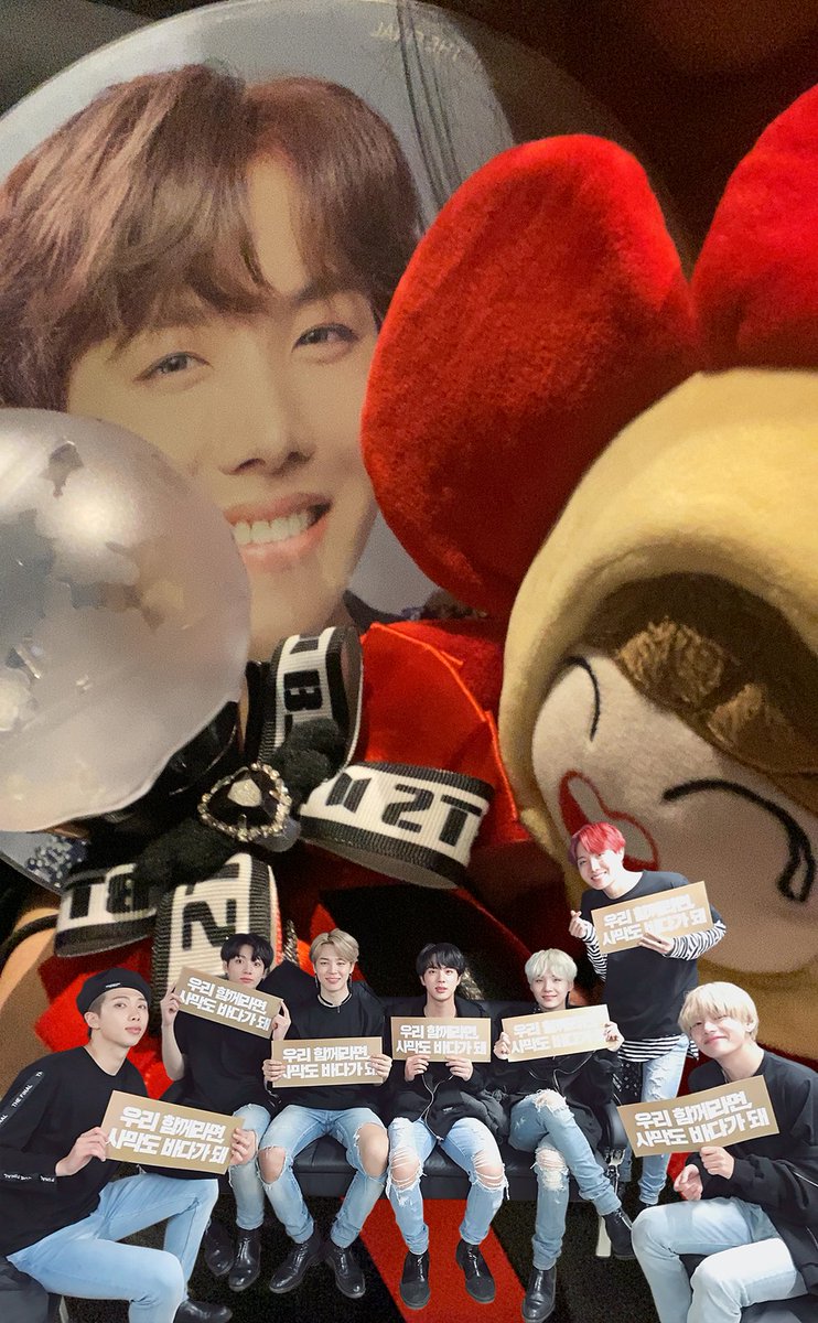 azami_mari's tweet photo. 今回もやはり泣きましたっと、、
道流れた瞬間ほんっとうに泣けた🤦🏼‍♀️

 #BTS上映見たよ https://t.co/EUdGL8bG3I
