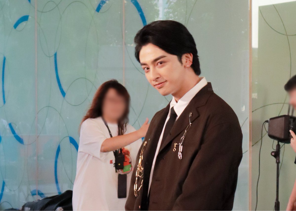 _tsuki_tw's tweet photo. 251010🎬

今天的たいちゃん也是世界第一可愛🫶
本來想說他今天穿西裝是要走帥帥路線嗎（是真的很帥😭）
結果他笑得超可愛🥺直接被萌暈⋯⋯

#新原泰佑 #高雄電影節 #高雄映画祭 https://t.co/xiX68XAWvi