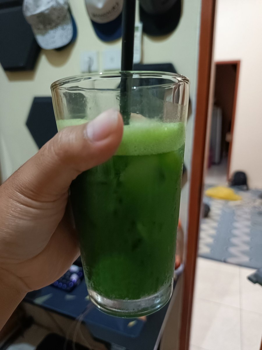 KoshionMonou's tweet photo. Who want some usucha? 😋 https://t.co/vkPyVi46Ga