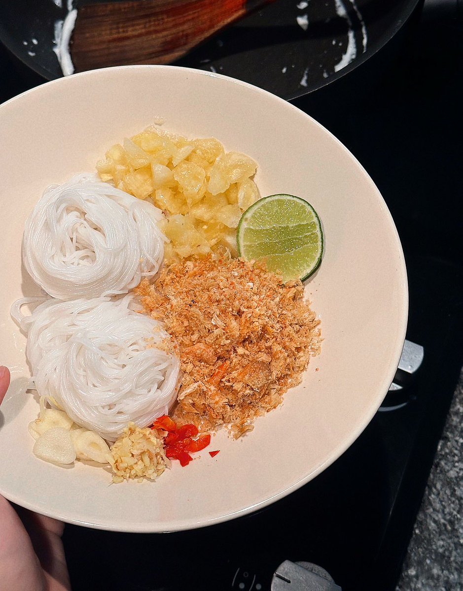 ⠀

            ทำขนมจีนซาวน้ำครั้งแรก ตามสั่ง
            ( #woolfskitchen , #woolfstable )

⠀