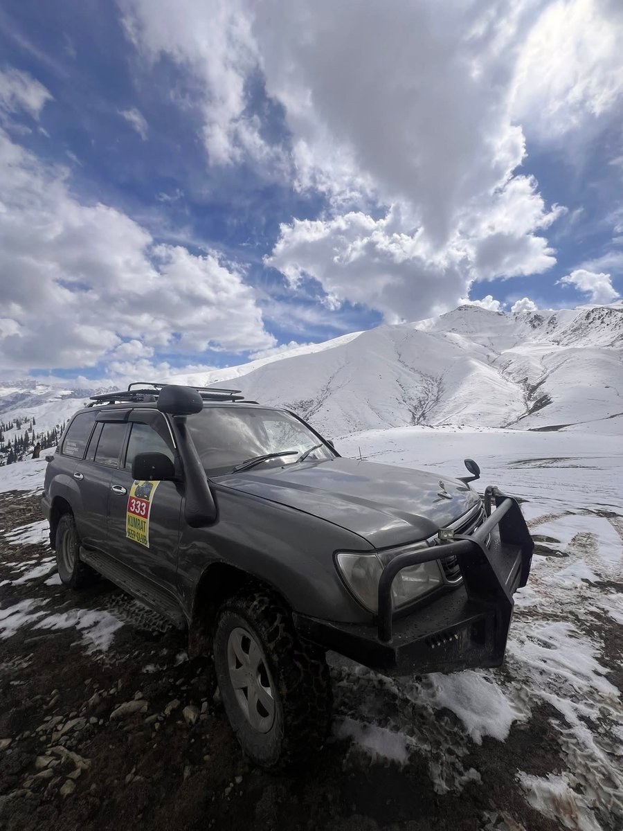 kumratvalley's tweet image. Badgoye Pass or Badgoye Top after recent Snowfall 
Picture: Wahab Khan Kumrat
#kumrat #kumratvalley #Snowfall