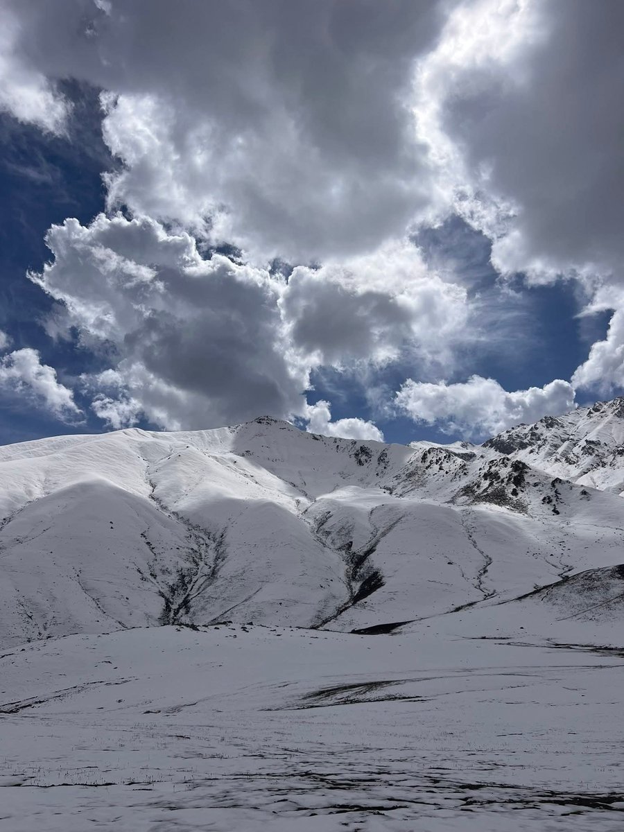kumratvalley's tweet image. Badgoye Pass or Badgoye Top after recent Snowfall 
Picture: Wahab Khan Kumrat
#kumrat #kumratvalley #Snowfall