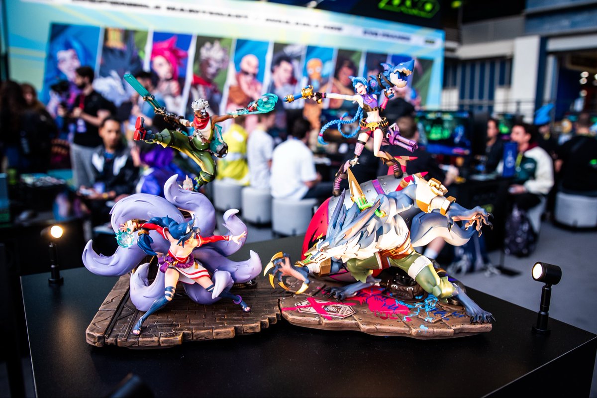 2XKO figure display featuring Ekko, Jinx, Ahri &amp; Warwick! 

(via <a href="/Lenmunier/">Leny! 📸</a>)