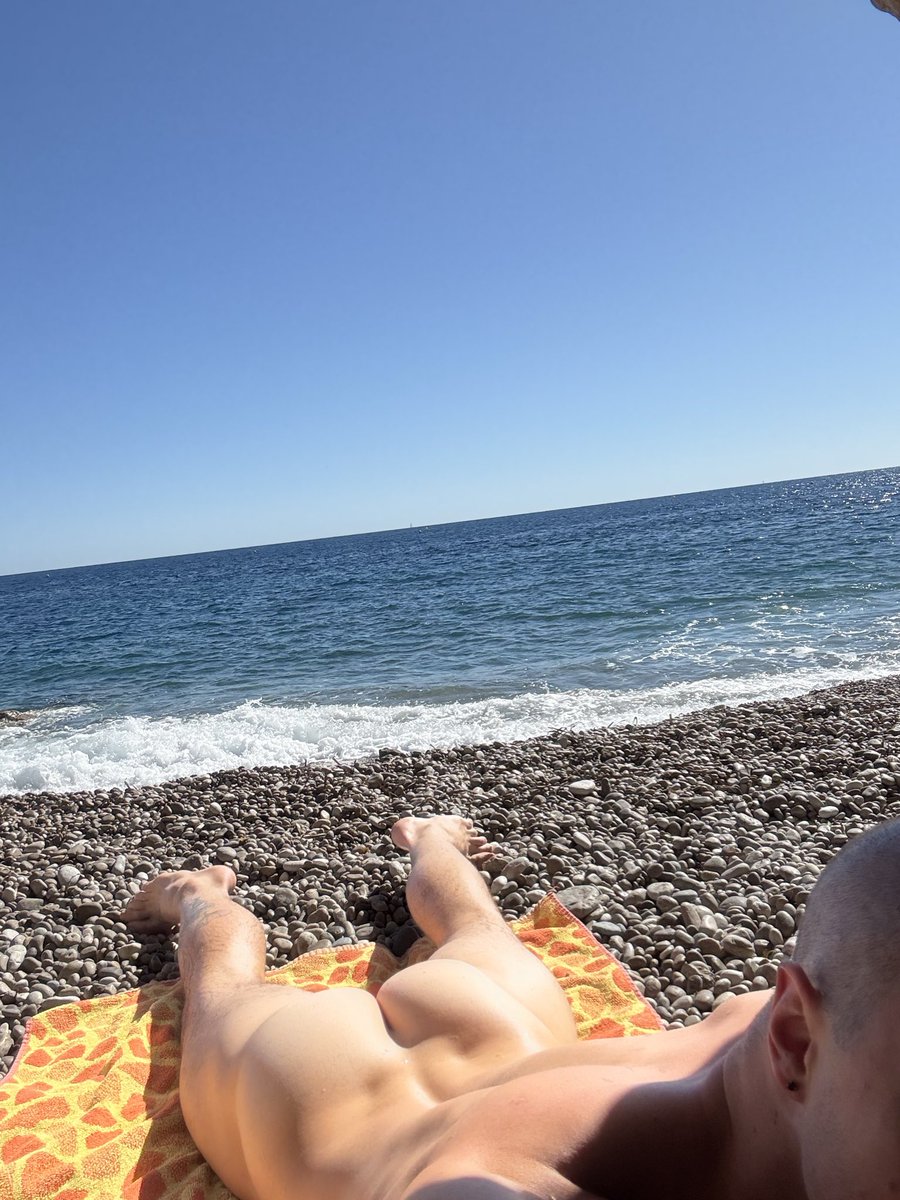 lnude89's tweet photo. Taking advantage of the last hot days at the nudist beach!
#nudist #naturist #fkk #naked #gaynudist #naturiste #gaybeach https://t.co/eFHBSZSUb5