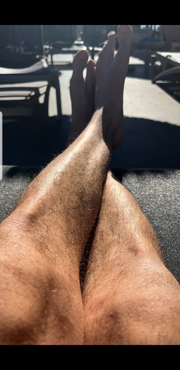 You wish you could be licking these right now 😈🦶

#alpha #cashmaster #findom #humanatm #walletdrain