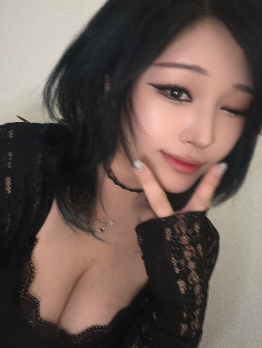 MidgetSpinner0's tweet image. What a woman 😍