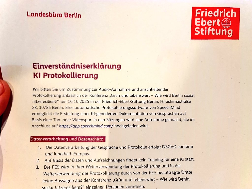 Axel Lüssow (@axelluessow) on Twitter photo „Grün und lebenswert. Wie wird Berlin sozial hitzeresilient?“ an der Ebert-Stiftung. Es geht auch um Bäume 🌳 mit <a href="/baumentscheid/">Baumentscheid</a> auf dem Podium - die Orga und Politik erscheinen immer noch überrumpelt, dass es inzwischen um konkrete Vorschläge geht. 😎 „Grün und lebenswert. Wie wird Berlin sozial hitzeresilient?“ an der Ebert-Stiftung. Es geht auch um Bäume 🌳 mit <a href="/baumentscheid/">Baumentscheid</a> auf dem Podium - die Orga und Politik erscheinen immer noch überrumpelt, dass es inzwischen um konkrete Vorschläge geht. 😎