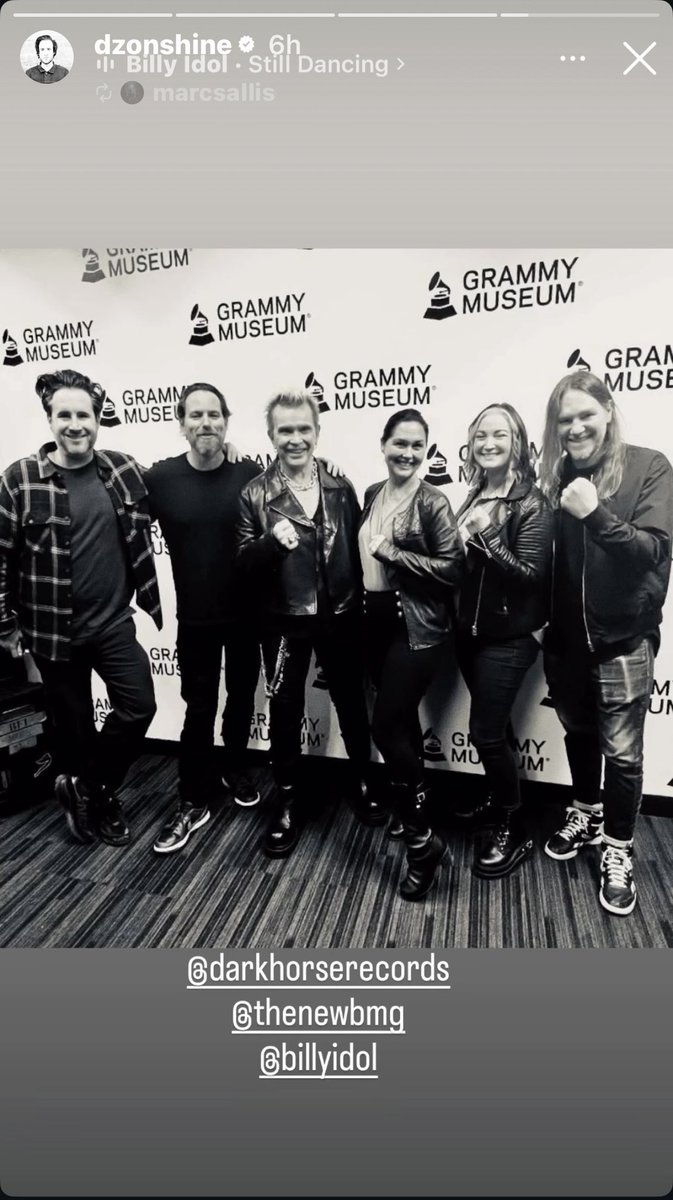 BillyIdol's tweet image. Nice during a little chat and duo show at the Grammy Museum ⁦@GRAMMYMuseum⁩ last night and meeting up with the ⁦@darkhorserecs⁩ family my record company!🤘🏼