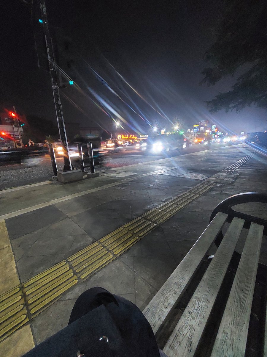 studyshim's tweet image. bengong di sini enak banget jir