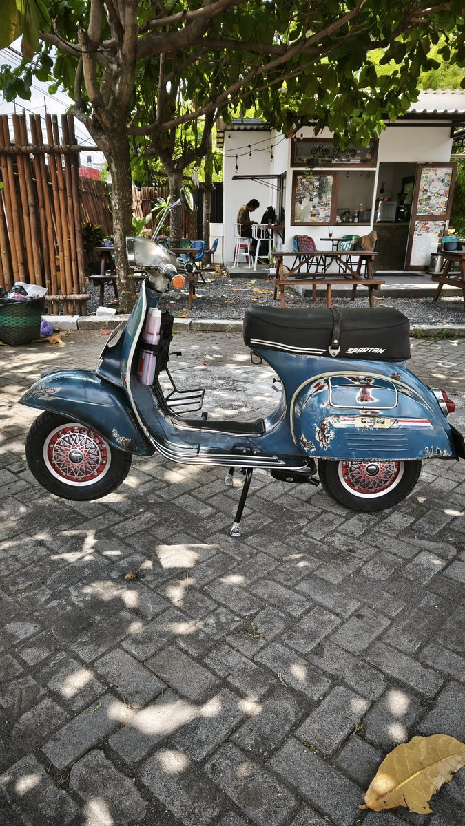 Datang sepaket kebahagiaan beserta terkuaknya luka luka lama yang belum sembuh...satu satu mari kita perbaiki.

Alhamdulillah project hampir gagal ini akhirnya selesai juga