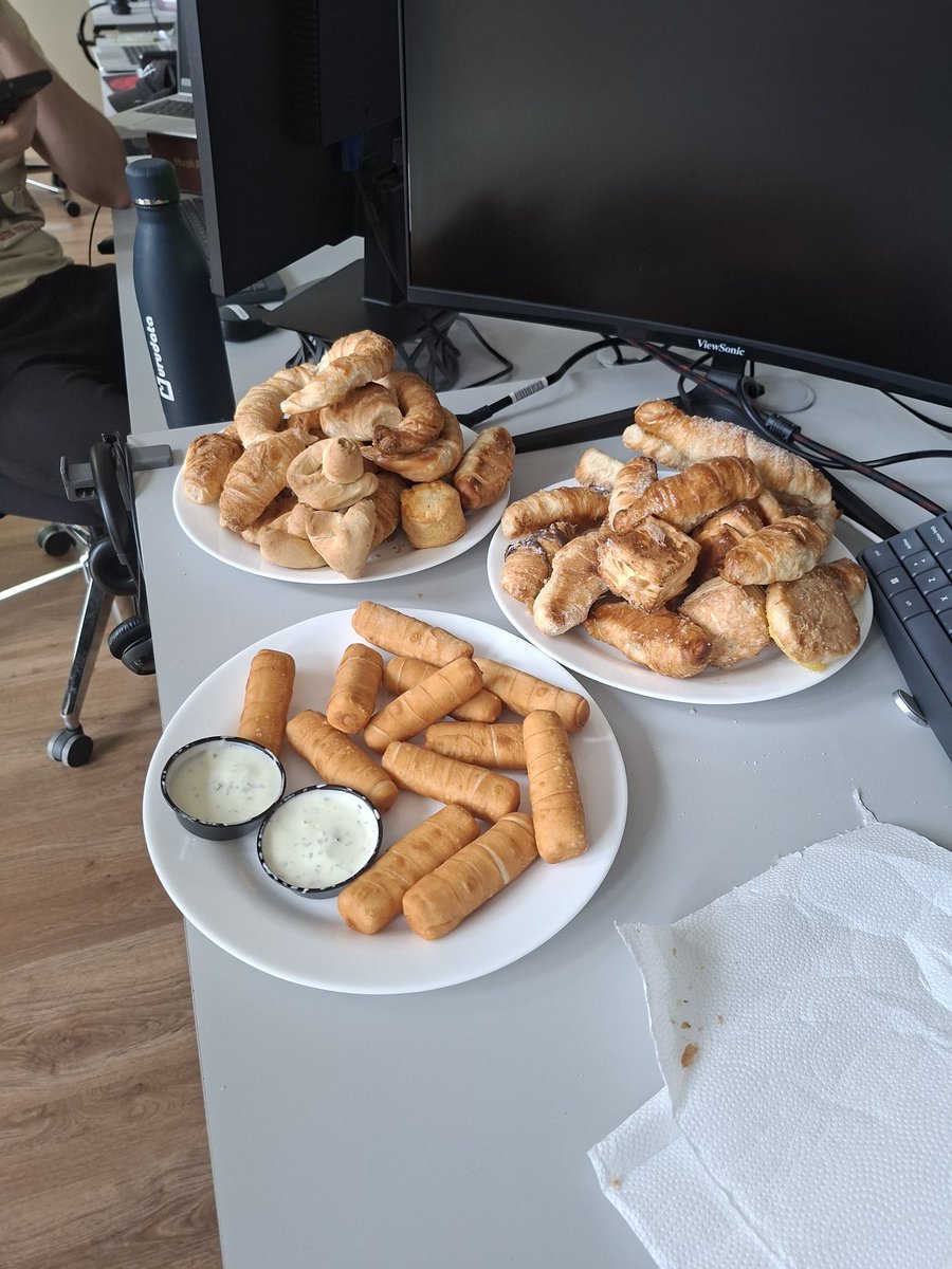 Como todos los viernes, arrancamos con mate, bizcochos y tecnología, hoy con un toque venezolano en honor a <a href="/MariaCorinaYA/">María Corina Machado</a>