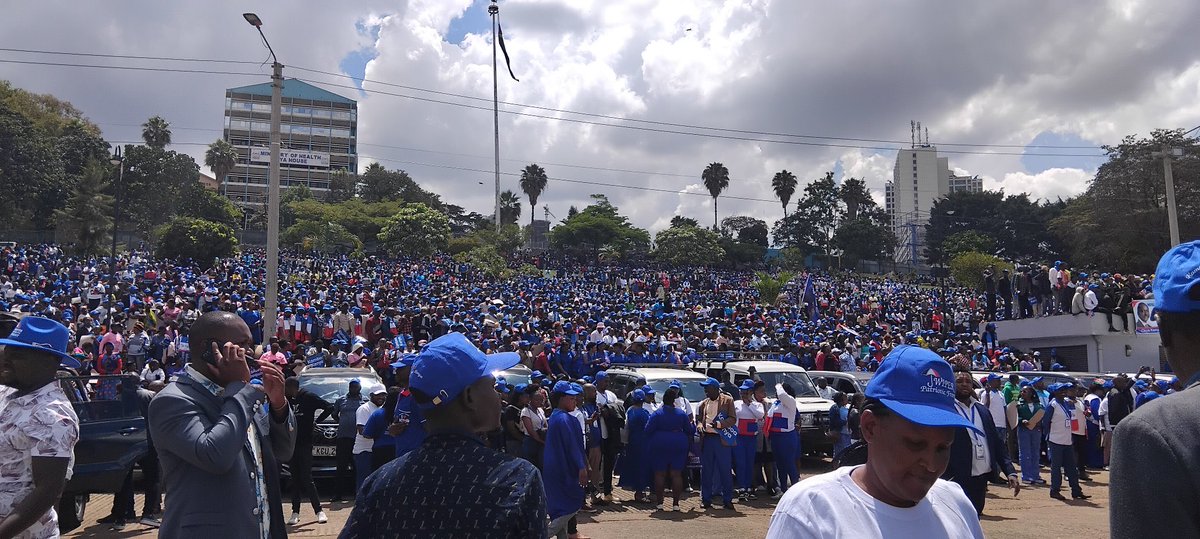 jimNjue_'s tweet photo. Kalonzo leo amejaza Uhuru Park. Where will ODM cows hide? https://t.co/vLU2Warx9C