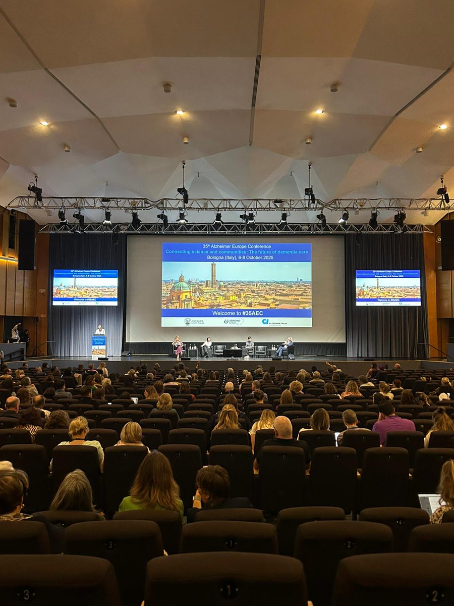 FhP_AICOS's tweet image. We participated in the #Alzheimer Europe Conference 2025, held in Bologna, Italy 🇮🇹 from 6–8 October.
Inês Silva, presented a poster titled “Co-designing an assistive technology with people with #dementia: Navigating Paradoxes from Participatory Research.”
#CoDesign