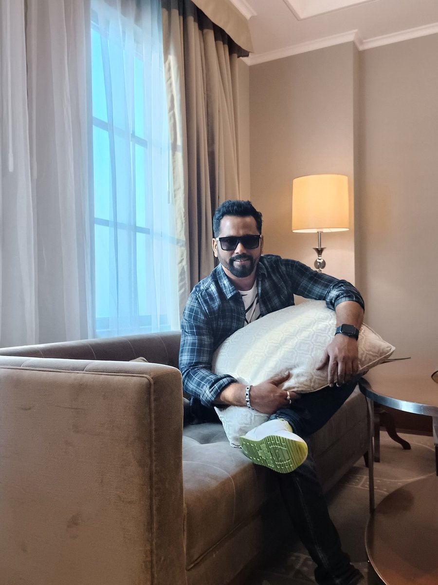 SomnathKarActor's tweet image. Hello ❤️🫰😍❤️‍🩹✌️🖤
 #somnath #SomnathKar #somnathkaractor  #foryouシ #foryourpage #LooksChallenge #love  #trendingnow #facebook  #trendingpost  #lifeisbeautiful  #virals #viralpost2025  #trendingreel  #jeet30 #fashionstyle #suryakar #instareels #100k  #actorelife #style