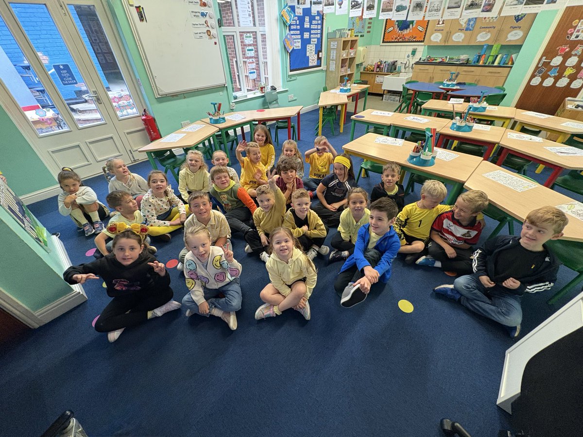 A sunshiny class one bunch today! Say hello to yellow -celebrating world mental health day and raising awareness. 🥰🌼🌝🌟<a href="/Sturtonhead/">Mark Elliott</a>