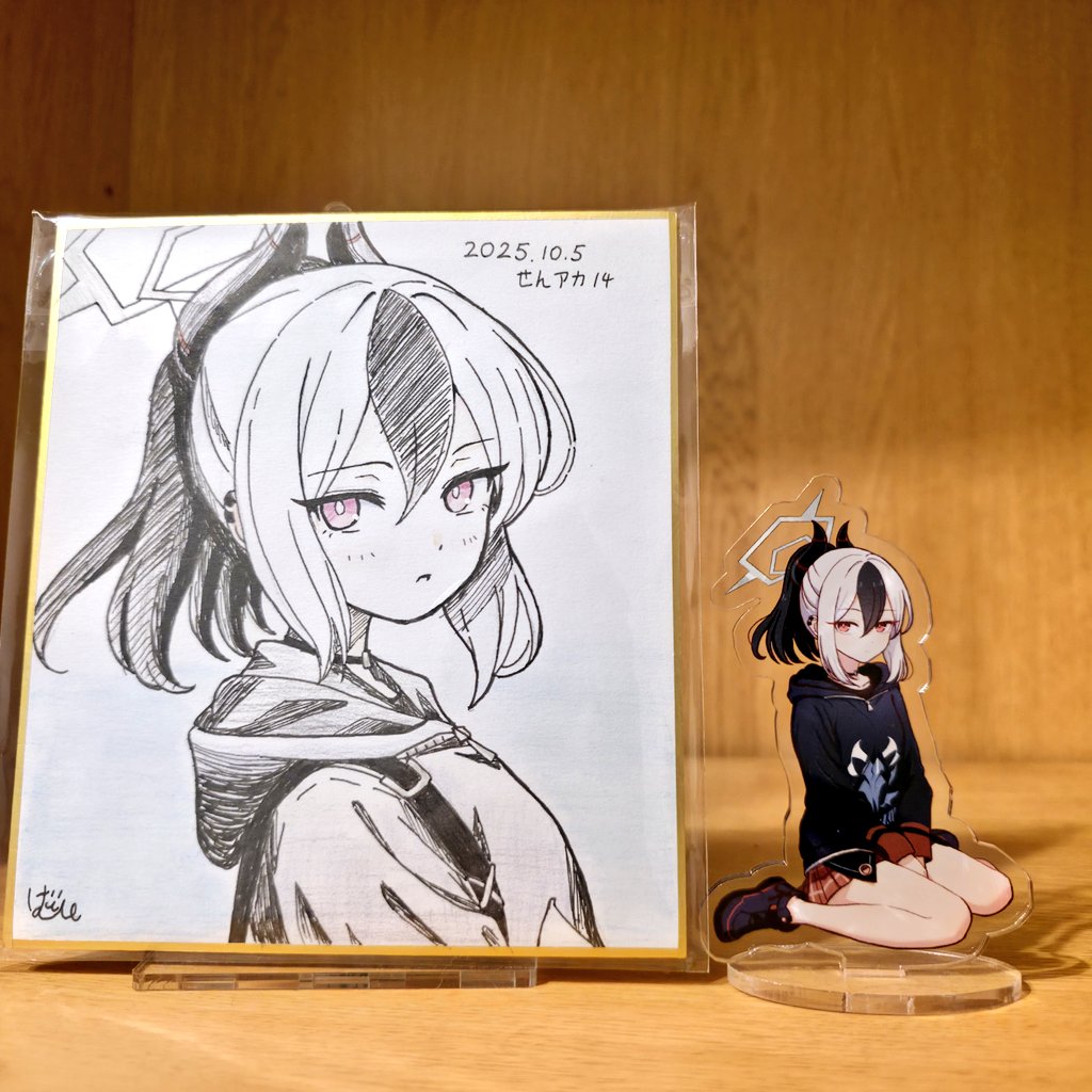 せんアカ14で  なんと  げすぴ先生(<a href="/RolledMochocho2/">げすぴ🥟本館</a>)から鬼かわ色紙をいただきました
ほんっっっっっっっとうにかわいい。アクスタも以前いただいて飾り続けてますがマジでかわいい。大変ありがとうございました……ラブ💕