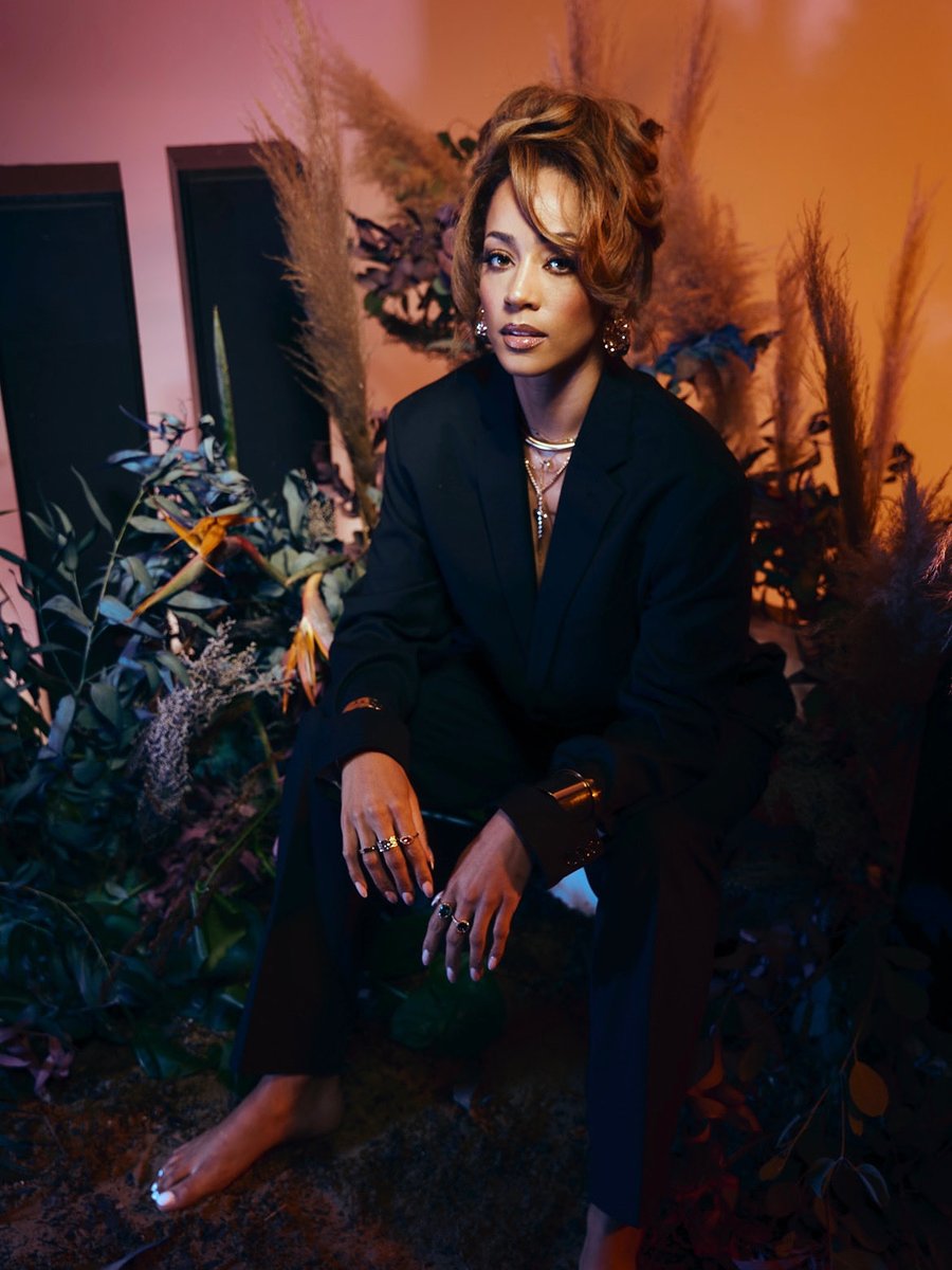 Singer and multi-hyphenate creative powerhouse <a href="/KLA_TheReal/">KLA</a> invites listeners into a moment of calm reflection with her new single “Peace.” The smooth, melodic R&amp;B track captures the bittersweet beauty of choosing yourself. 

It carries a nostalgic energy that feels instantly