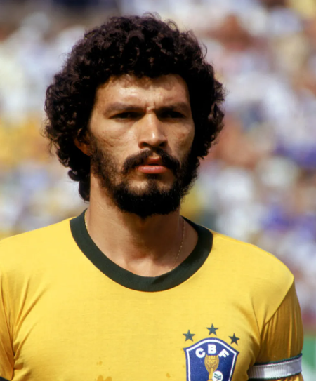 chorumedogremio's tweet photo. Precisamos falar sobre BRUNO GUIMARÃES. 👔

Ouviu muitas críticas, trabalhou em silêncio.... e hoje é o PILAR da Seleção Brasileira. 🇧🇷

Loucura falar que é o maior camisa 8 da amarelinha desde Sócrates??????? 🤔🤔🤔🤔🤔🤔🤔 https://t.co/1EnQBBMT23