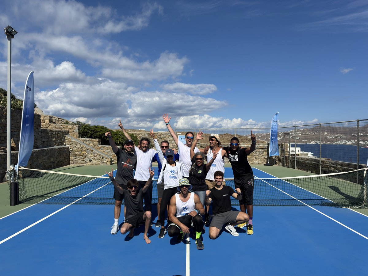 thetitanmaker's tweet image. Thanks everyone for joining the @islanddao x @moonwalkfitness challenge powered by @PilledFit , here in Mykonos!!
Huge shoutout to @SkyRiseLabs for covering it all. Drones and everything!!

Everyone is a winner, that was the point.
That’s why the prizes are shared to everyone…