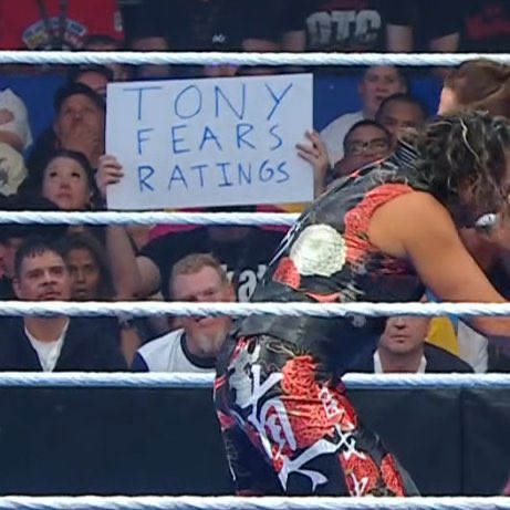 FreakinRoliins's tweet image. احد الجماهير ساخراً من AEW : 

&quot; توني خان يخشى المشاهدات &quot;