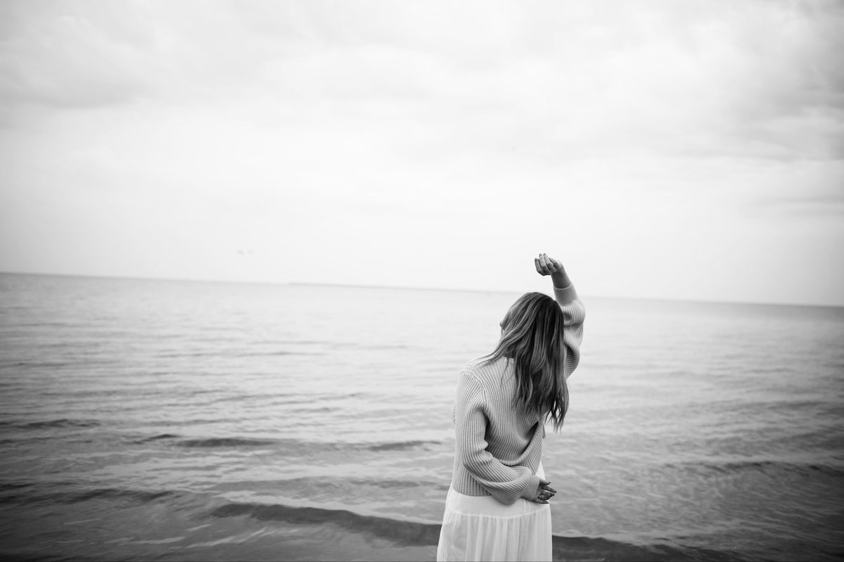 AlyssaMayMusic's tweet photo. Happy new music Friday 🦋 my song “Like It Was” is out everywhere now! 

https://t.co/zA9eCK2hhH https://t.co/VXm658MU7L