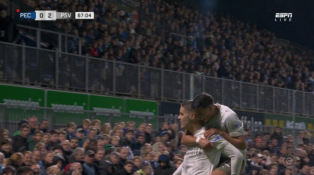 Foet247Benelux's tweet image. PSV eased to a comfortable 4-0 win over 10-man PEC Zwolle. #PECPSV