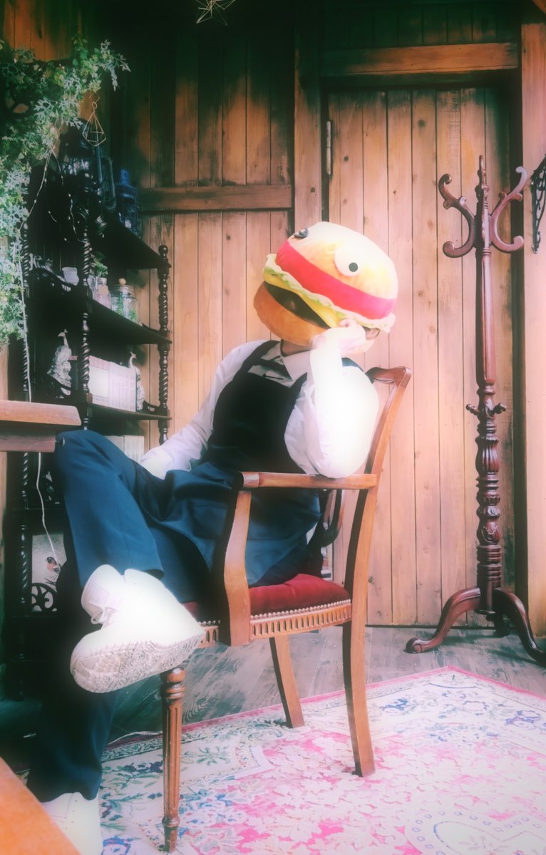 ファミリーバーガー店員ページ 24点 驚愕】コベニのバイト先がヤバすぎる！！人肉だらけのファスト