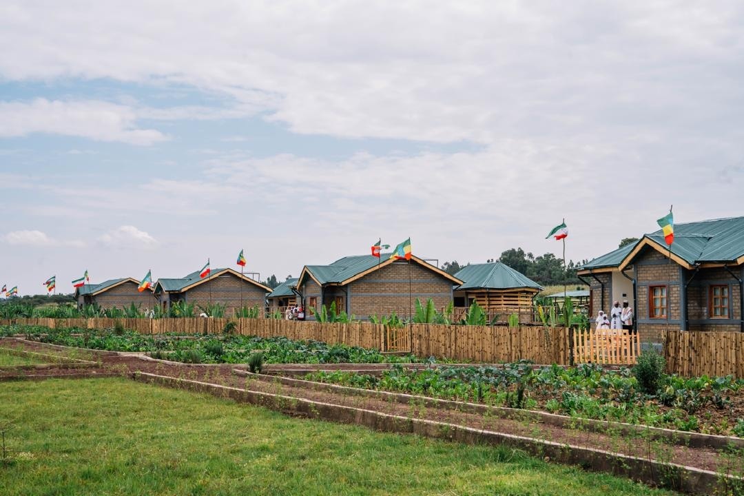 BikiltuMosisa1's tweet image. A truly inspiring initiative by PM @AbiyAhmedAli; transforming Ethiopia’s rural villages through sustainable development.  With vision, innovation, and unity, Ethiopia is proving that real transformation is possible. #CorridorProject #EthiopianVillage #EthiopiaForward