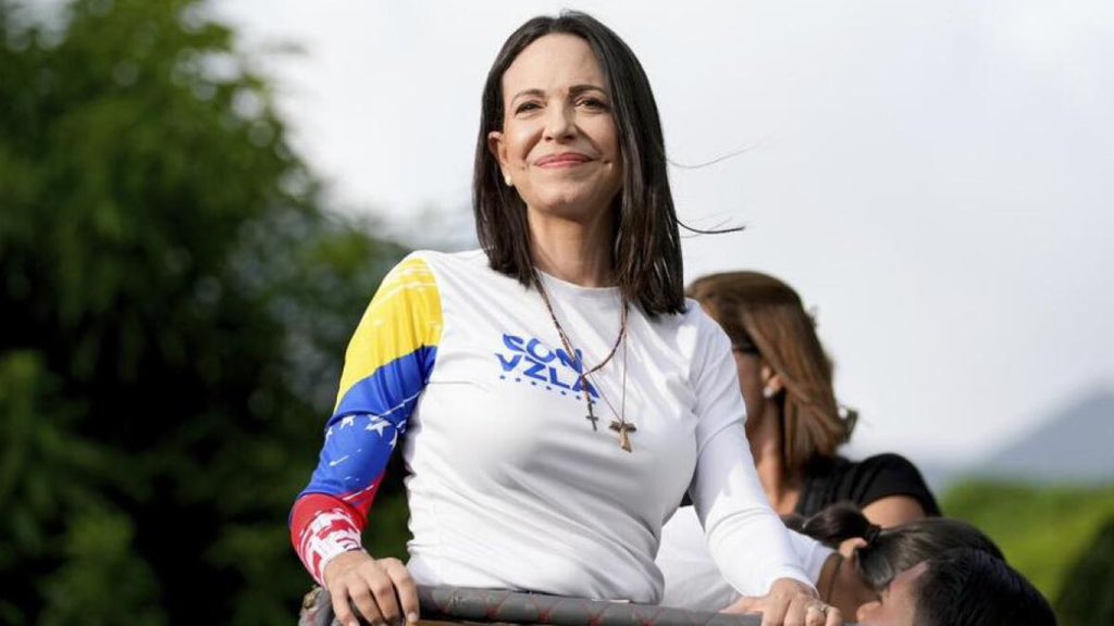 El mundo reconoce lo que millones ya sabíamos: <a href="/MariaCorinaYA/">María Corina Machado</a> es el nombre de la libertad.
Una mujer que hizo de la adversidad su fuerza, que unió a un pueblo y le devolvió la esperanza. Desde Mujeres por la democracia celebramos este reconocimiento.
