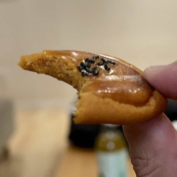 助監督の島川さんからのお土産の焼き芋まんじゅう？みたいなネーミングのお饅頭がメチャクチャ美味しくて頬っぺた落ちました！