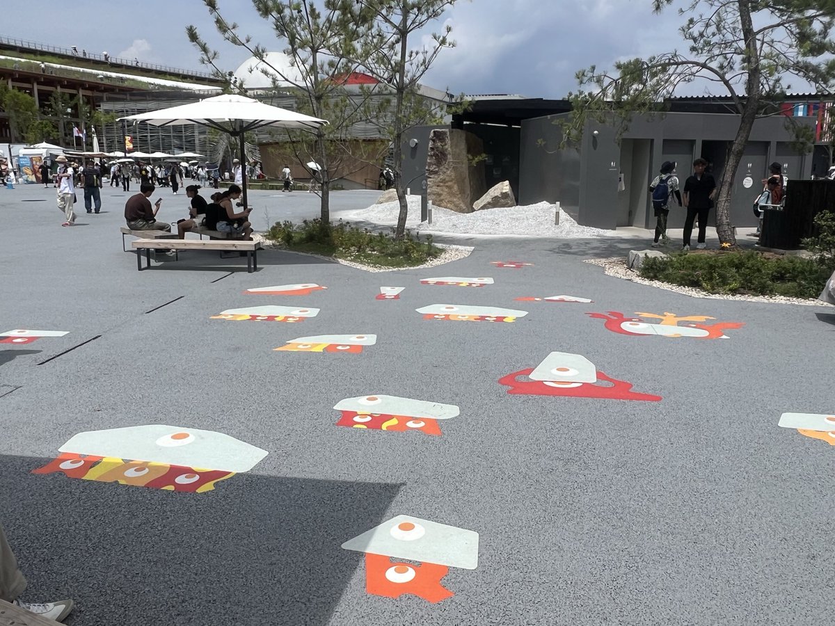 こみゃく巡りをする中で気に入った、残念石を運ぶこみゃく。
ミャクミャクの様にカプセルフィギュアにならなかったので、それっぽく作ってみました（粗いのはご容赦）
#こみゃく 
#残念石と私
#大阪・関西万博