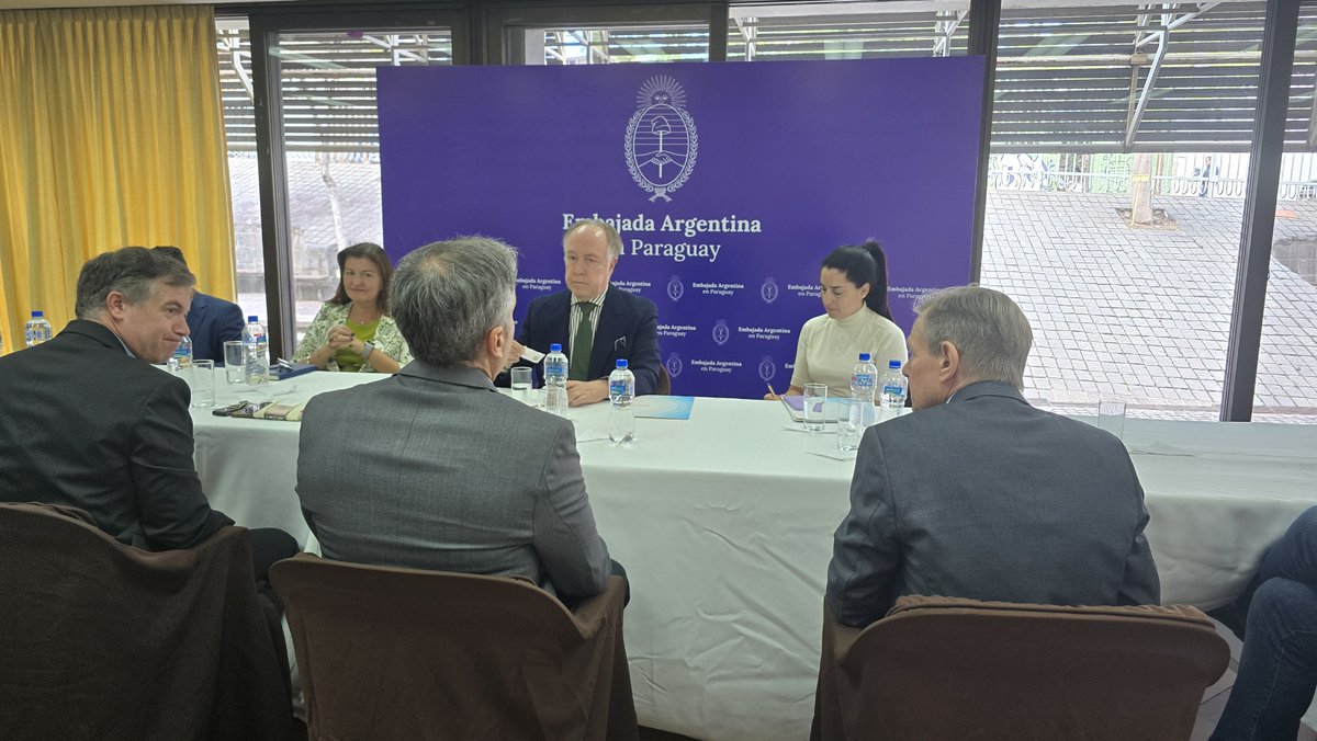 CNCSP's tweet image. El presidente de la #CNCSP, Ricardo dos Santos, junto con representantes de Entidades Adheridas como @Cafym_py, #ASAMAR, @Caterppa y #CAPATIT, mantuvo un cordial encuentro con el Embajador de la República Argentina, Sr. Guillermo Nielsen.