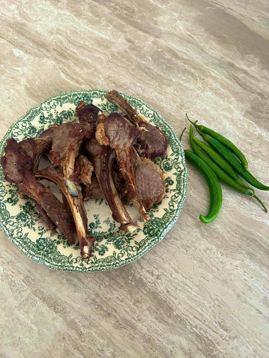 Yarım ekmek dönere 500 lira verecegime, 500 liralık pirzola aldım. Ekonomiye sker atarım böyle böyle.