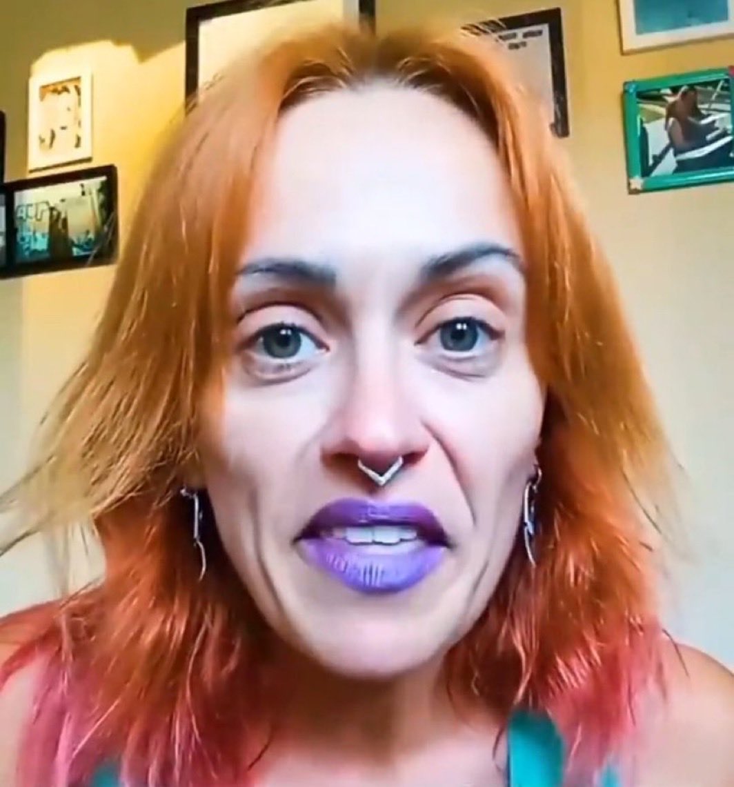 Macarena_Olona's tweet photo. @Ane_Lindane “Ninguna consecuencia física ni psicológica”.

Llevas la señal de ETS tatuada en la cara. Bruja proetarra. Que me vienes con el pack completo. https://t.co/Qxd29MmNsJ