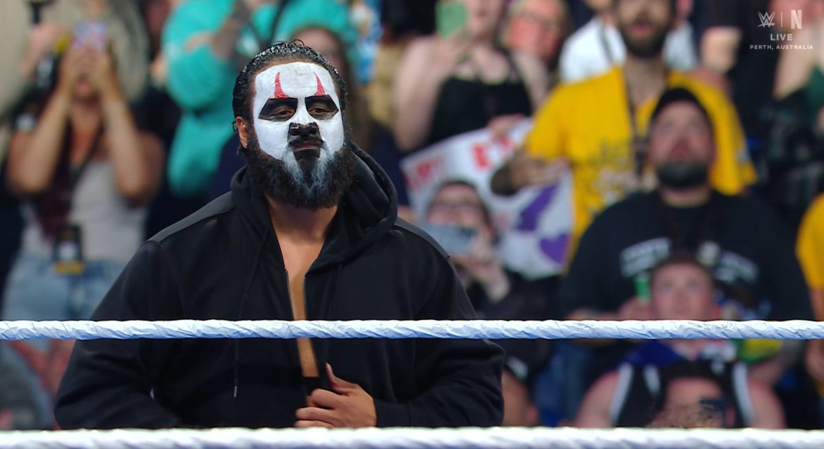 JAX_WRESTLE's tweet image. Tama tonga 😭😭 #SmackDown