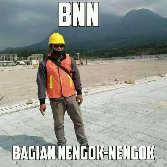 teume! (AKU sedih banyak banyak banget) 
Jeongwoo di Backstage pas member lain gantian perform lagu unit: