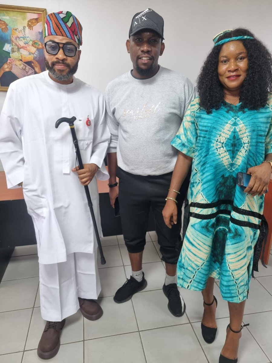 DDegenius's tweet photo. I enjoyed an unusual dose of courtesy and politeness today from @UBAGroup staff at Udo Udoma Avenue, Uyo, my favourite branch. You could feel the breath of fresh air and positive energy from outside in. Today, being weekend, they were all beautifully dressed too. Cute people!! https://t.co/HYI431Ku7a