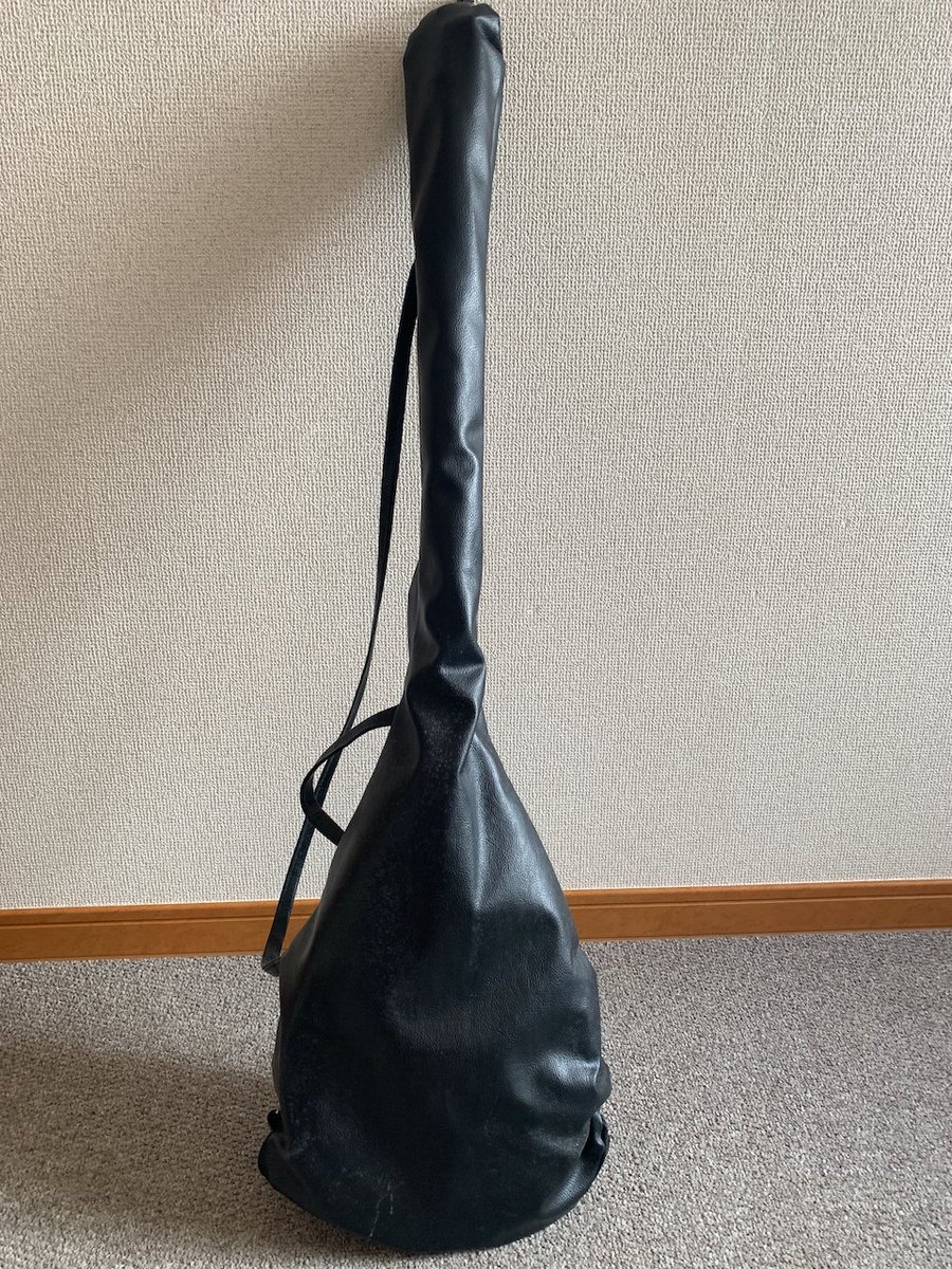 希少なカザフスタン伝統弦楽器「ドンブラ」ヤフオクに出品中】 約20年